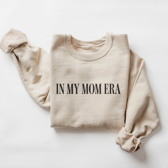 Aurlex Tees Tops - In My Mom Era - New Mom To Be Gift - Pregnancy Reveal Sand Sweatshirt